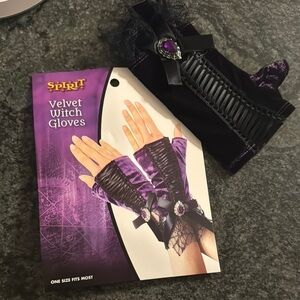Spirit Velvet Witch Gloves - Purple